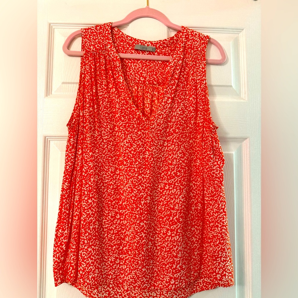 🪸Women sleeveless top  1X orange and white